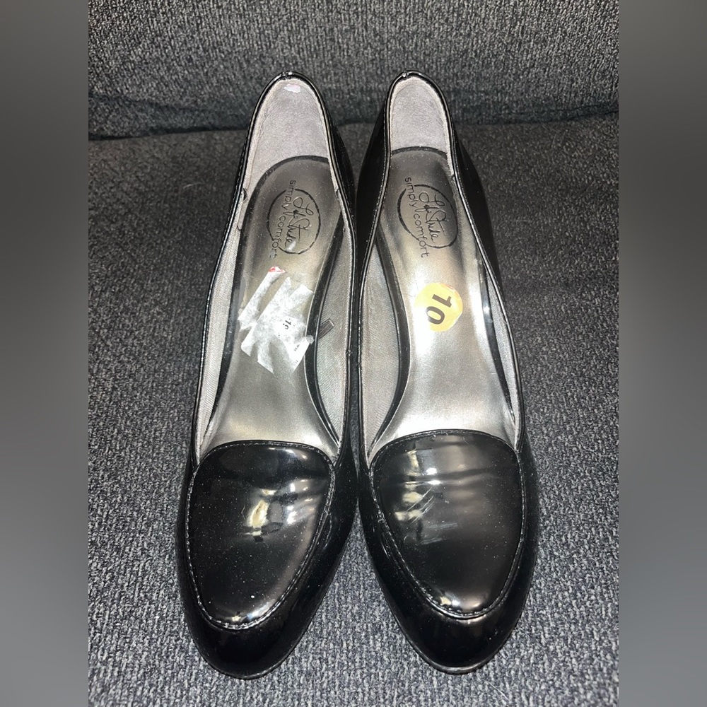NWOT Life Stride Simply Comforts Women’s Heels Size 10
